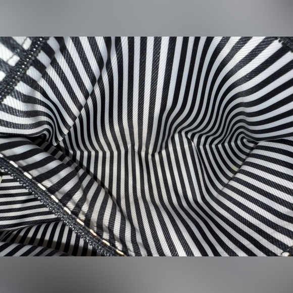 kate spade new york
Cobble Hill Deva Color Block Leather Crossbody - Picture 12 of 17